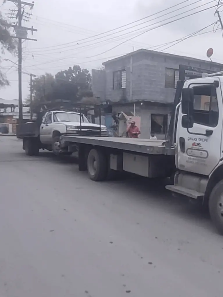 Camiones de 3.5 toneladas desde Monterrey a cualquier destino en México. Grúas trepe